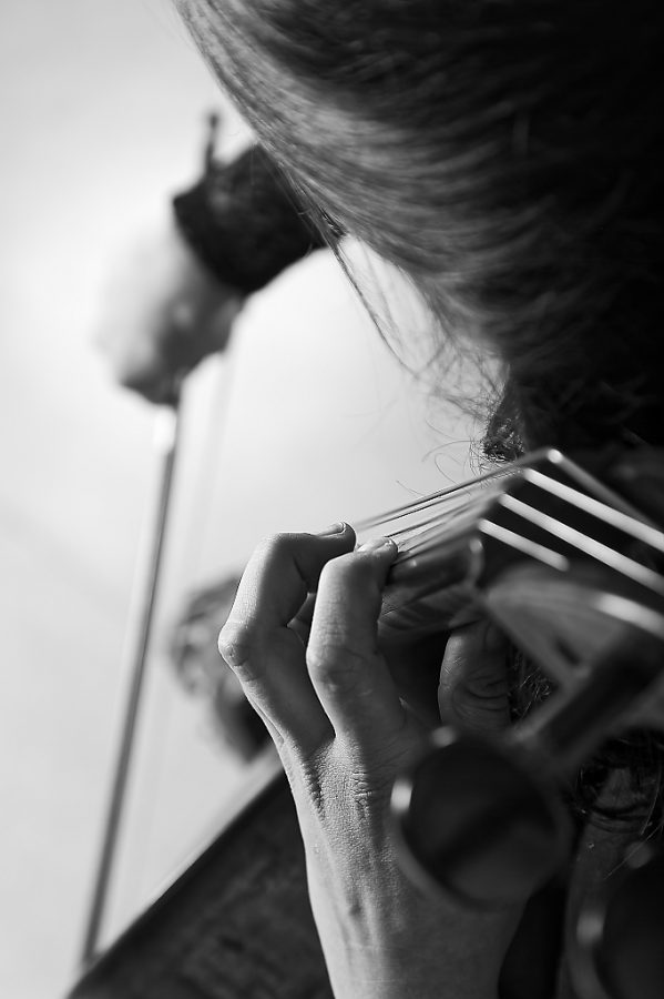 Entre les airs que tu prends et ceux que tu joues.